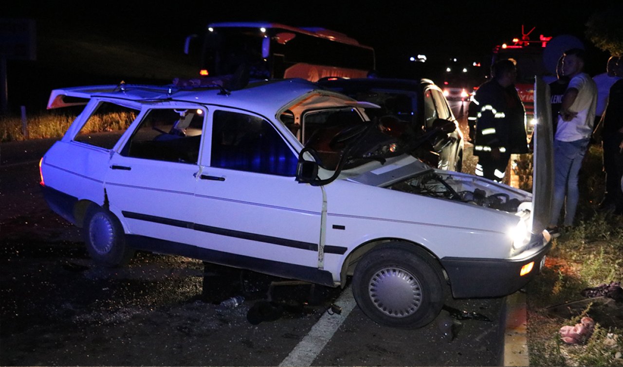 Otomobiller çarpıştı; evli çift öldü 2’si çocuk 4 yaralı
