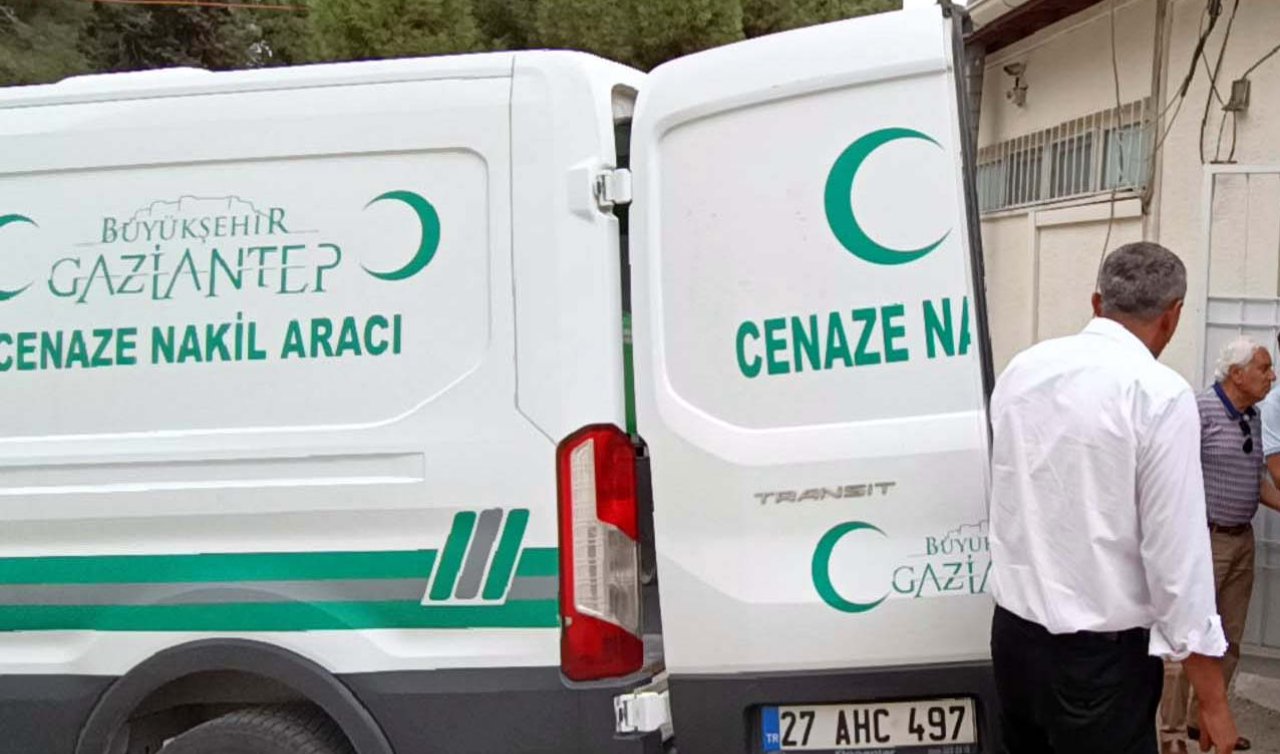 Tünel duvarına çarpan motosikletteki 2 arkadaş öldü