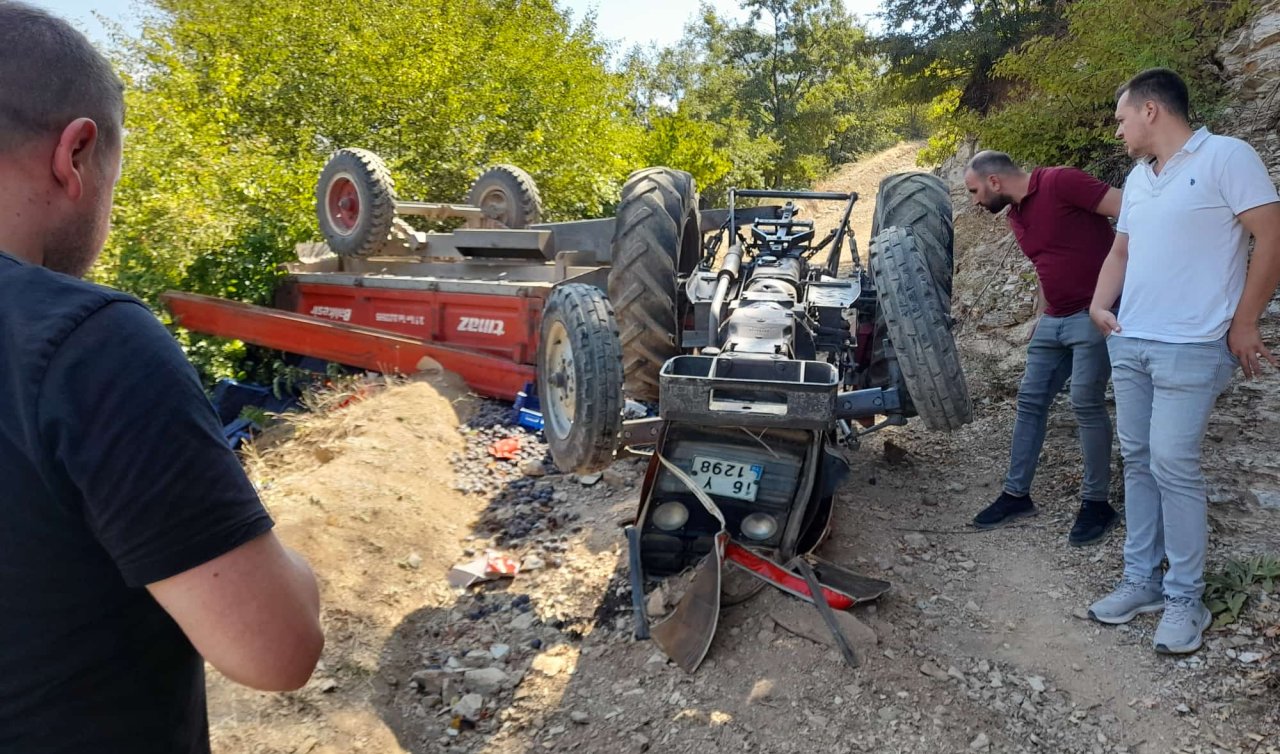 Devrilen traktör ve römorktaki 6 kişi yaralandı