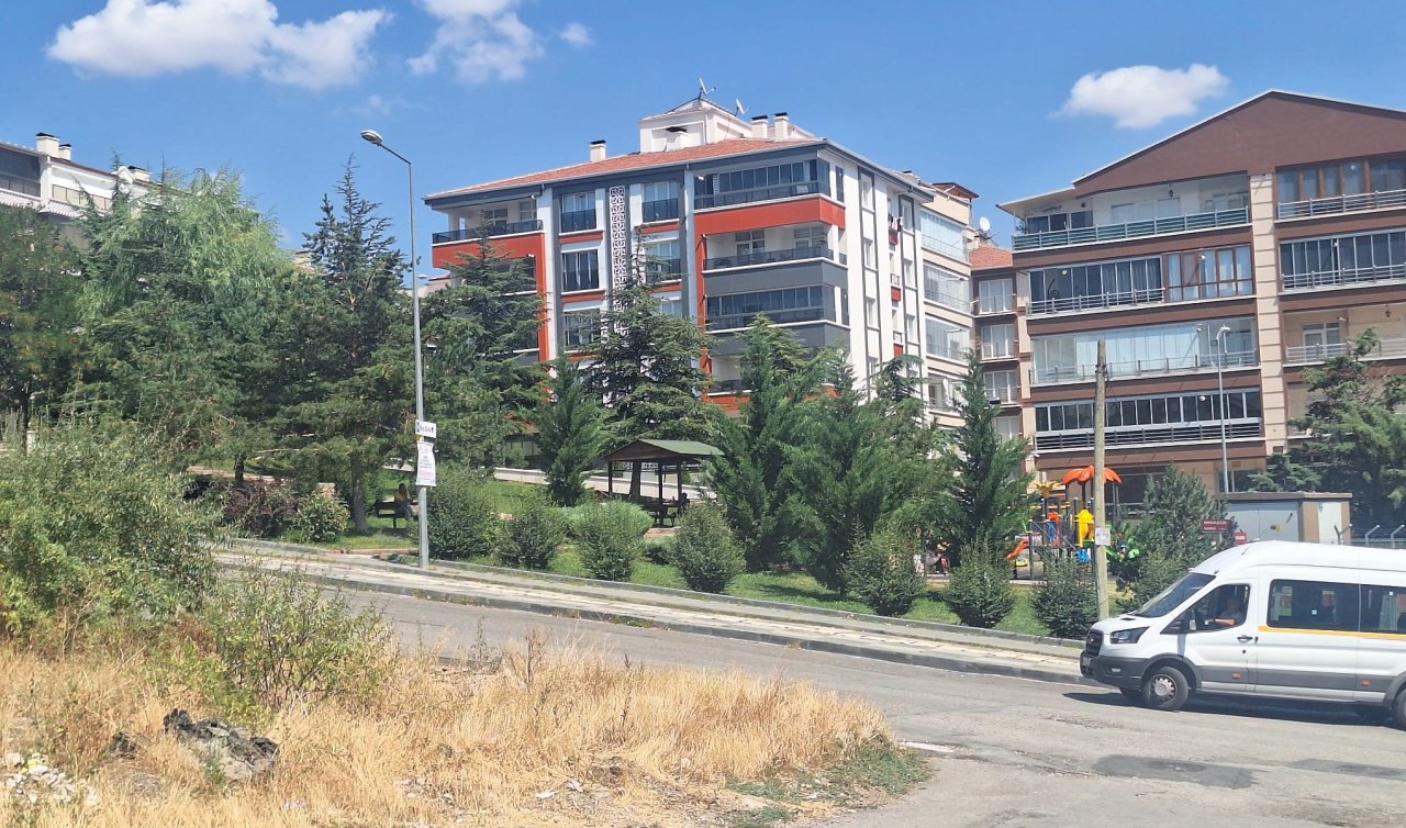  Borcunu ödemek için parka çağırdı! Nişanlısının yanında öldürdü