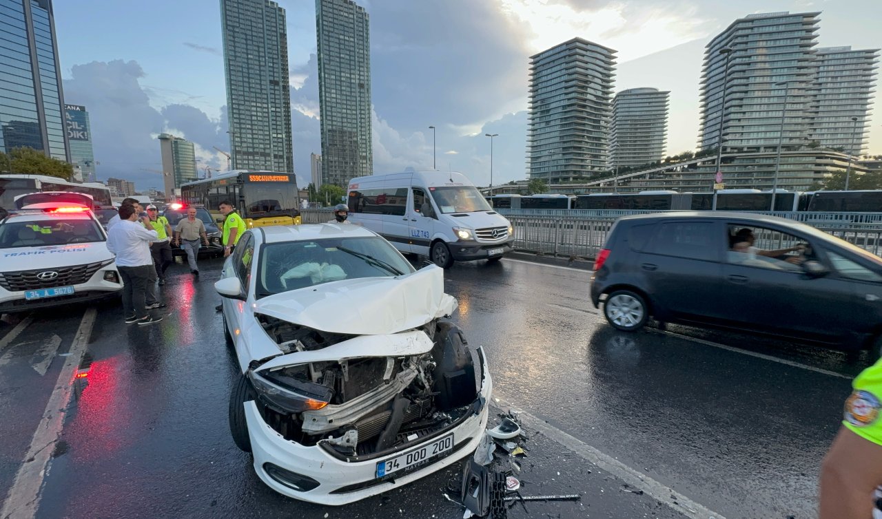 Otomobille otobüsün çarpıştığı kazada 3 kişi yaralandı