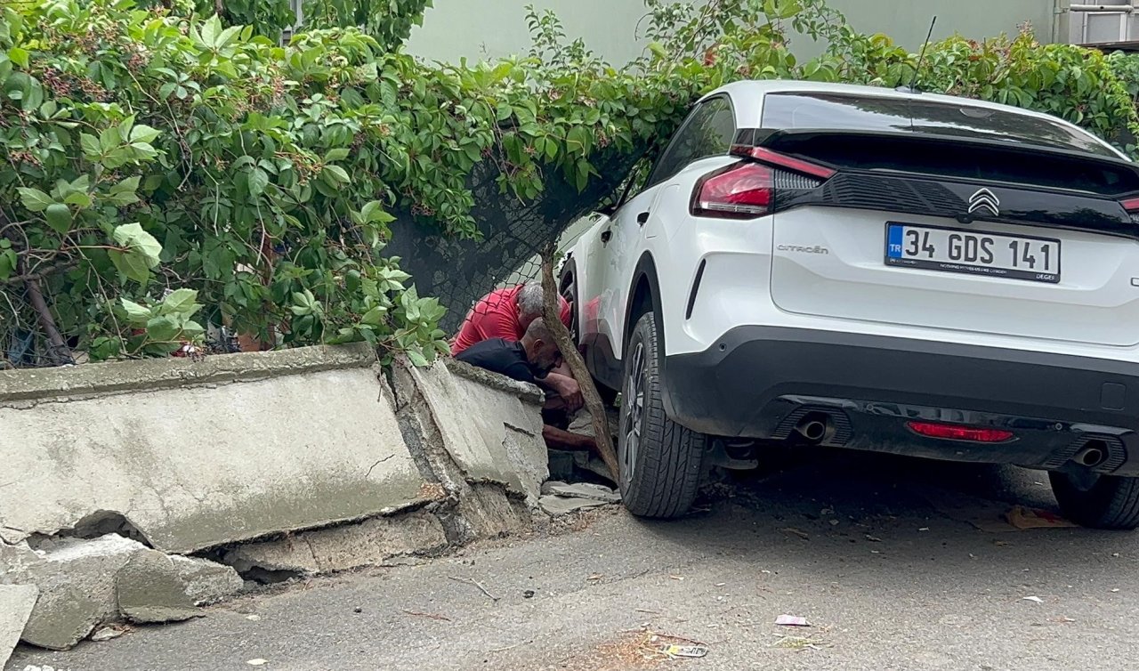 Direksiyon hakimiyetini kaybeden sürücü bahçe duvarına çarptı