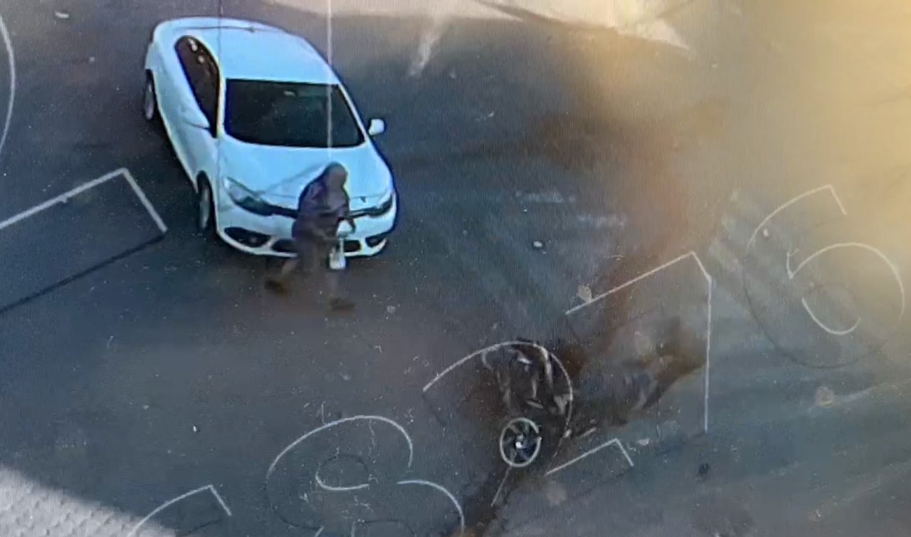 Otomobilin çarptığı motosikletlin sürücüsü ağır yaralandı!  
