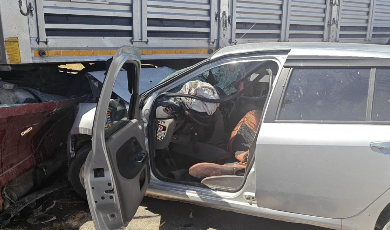 Dönüş yapan tıra otomobil çarptı: 1 ölü
