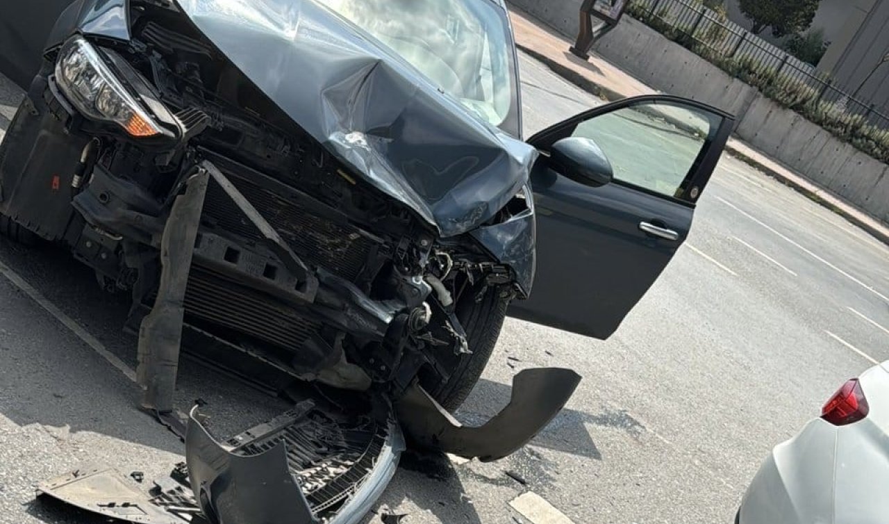 Vedat Milor’un içinde bulunduğu otomobil kaza yaptı