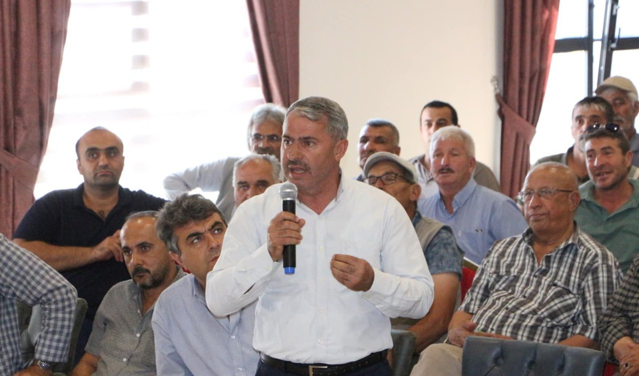 Yunak’ta çiftçiler TARSİM’e şikayetlerini dile getirmek için toplantı düzenlendi