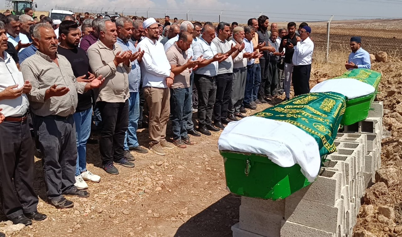 Kazada ölen 2 kız kardeş yan yana toprağa verildi
