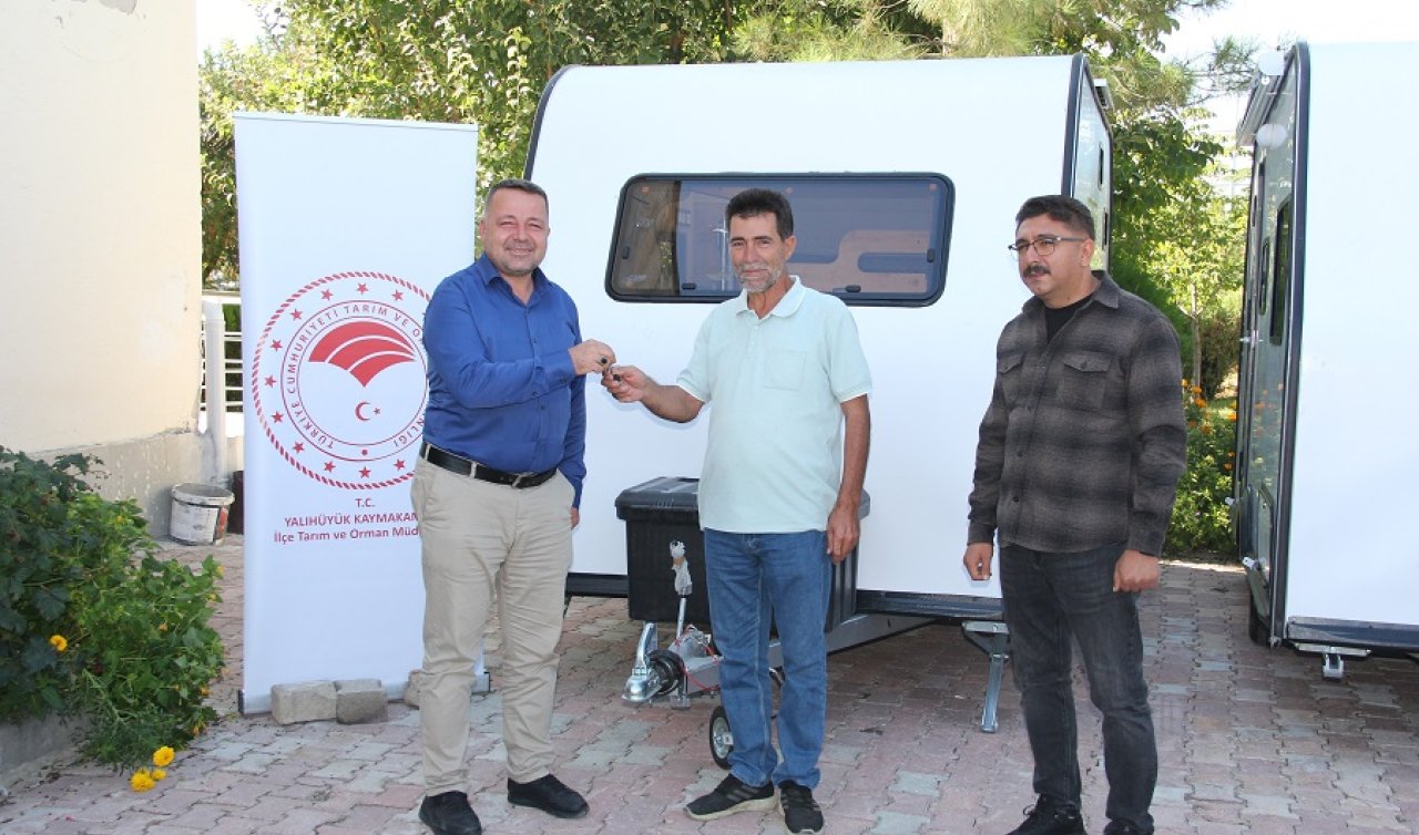 Yalıhüyük’te çiftçilere hibe ekipman verildi