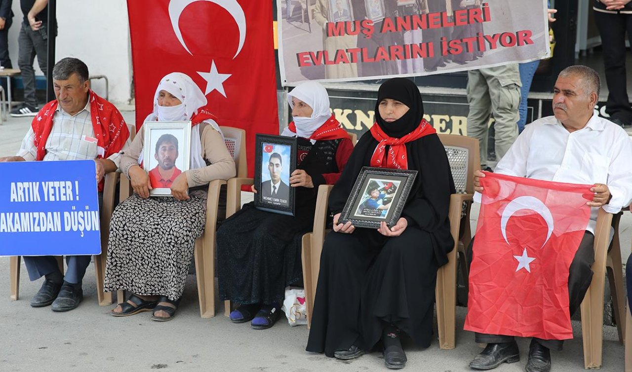 Acılı aileler evlat nöbetini sürdürüyor