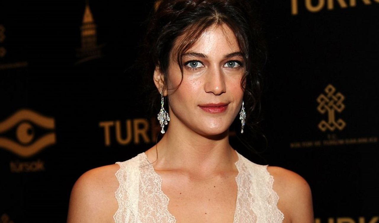  Berrak Tüzünataç Kimdir? Kaç Yaşında? Evli Mi? Hangi Filmler ve Dizilerde Oynadı? İşte detaylar...