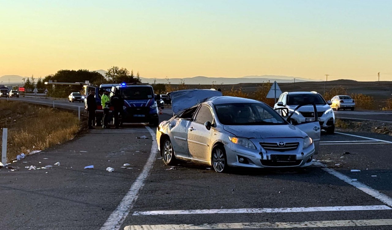 Otomobilin devrilmesi sonucu 2 kişi öldü 3 kişi yaralandı