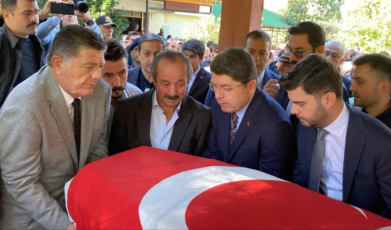 Bakan Tunç maden göçüğünde hayatını kaybeden işçinin cenazesine katıldı