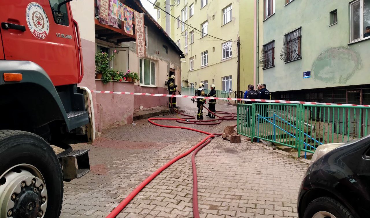 Kocaeli’de doğal gaz dağıtım hattında çıkan yangın söndürüldü