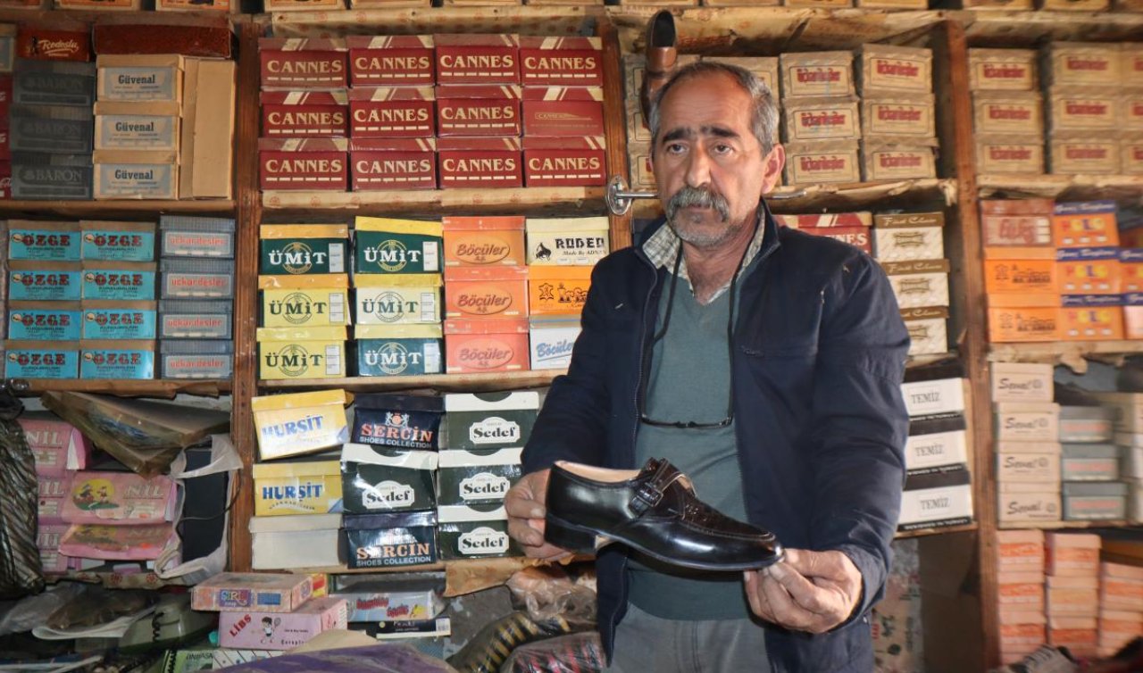 Babasının köy bakkalı 30 yıl önceki haliyle duruyor