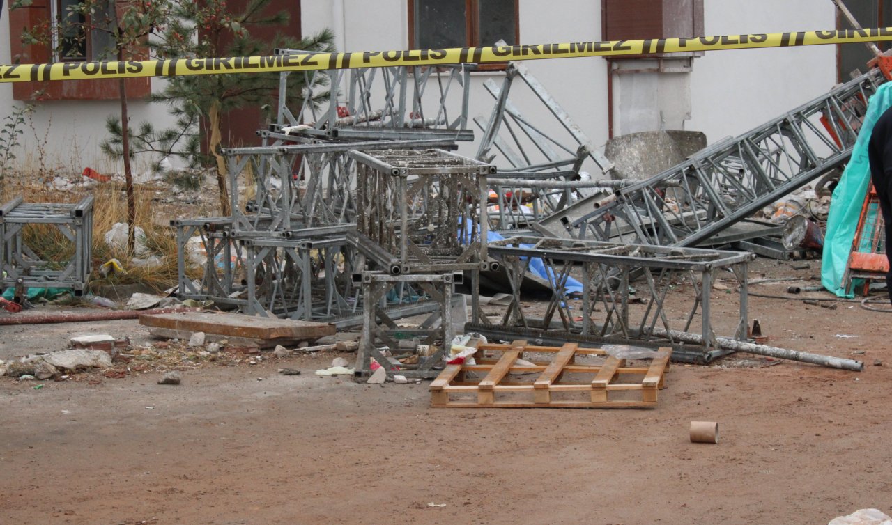 11 katlı binanın tadilatında iskele çöktü: 2 ölü