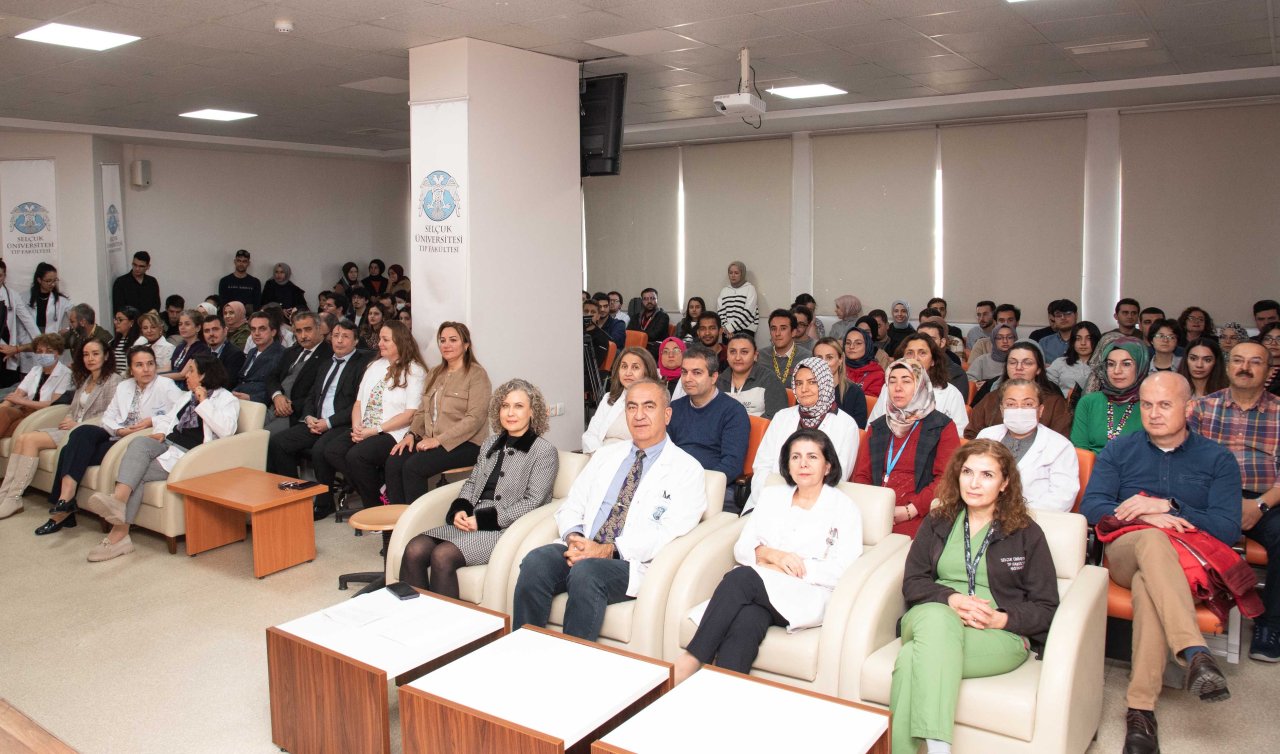 Selçuk Üniversitesinde antibiyotik kullanımına tiyatroyla dikkat çekildi