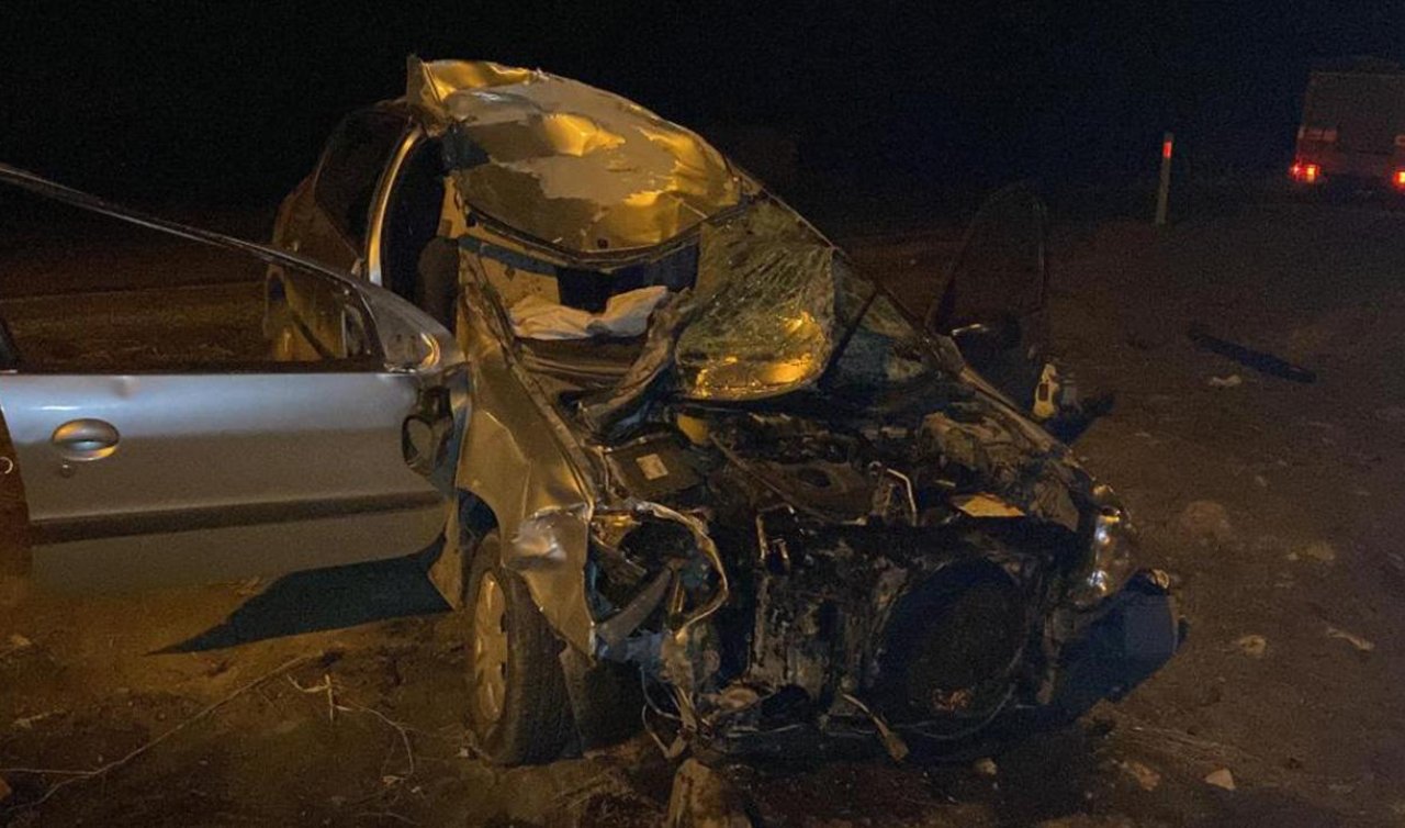  Aniden yola çıkan ineğe otomobil çarptı: 5 yaralı