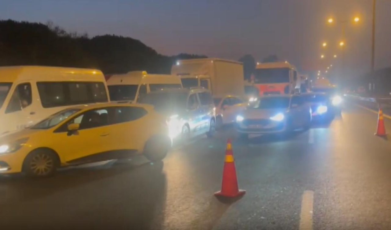 TEM Otoyolu’nda tanker kamyona çarptı! Edirne yönü kapandı