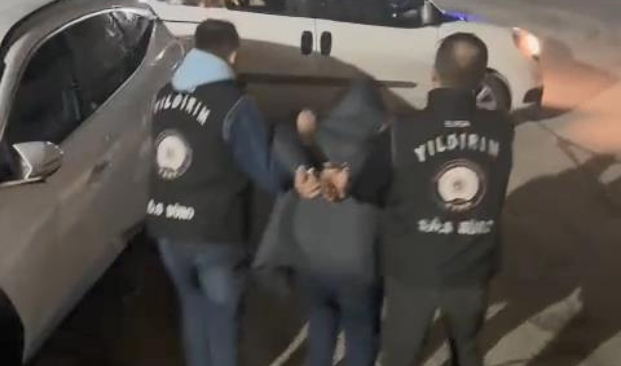 Galatasaray taraftarı firari hükümlü “maç bitince’’ gözaltına alınması için polise yalvardı