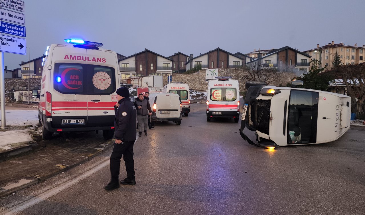 Buzlanan yolda işçi servis minibüsü devrildi; 7 yaralı