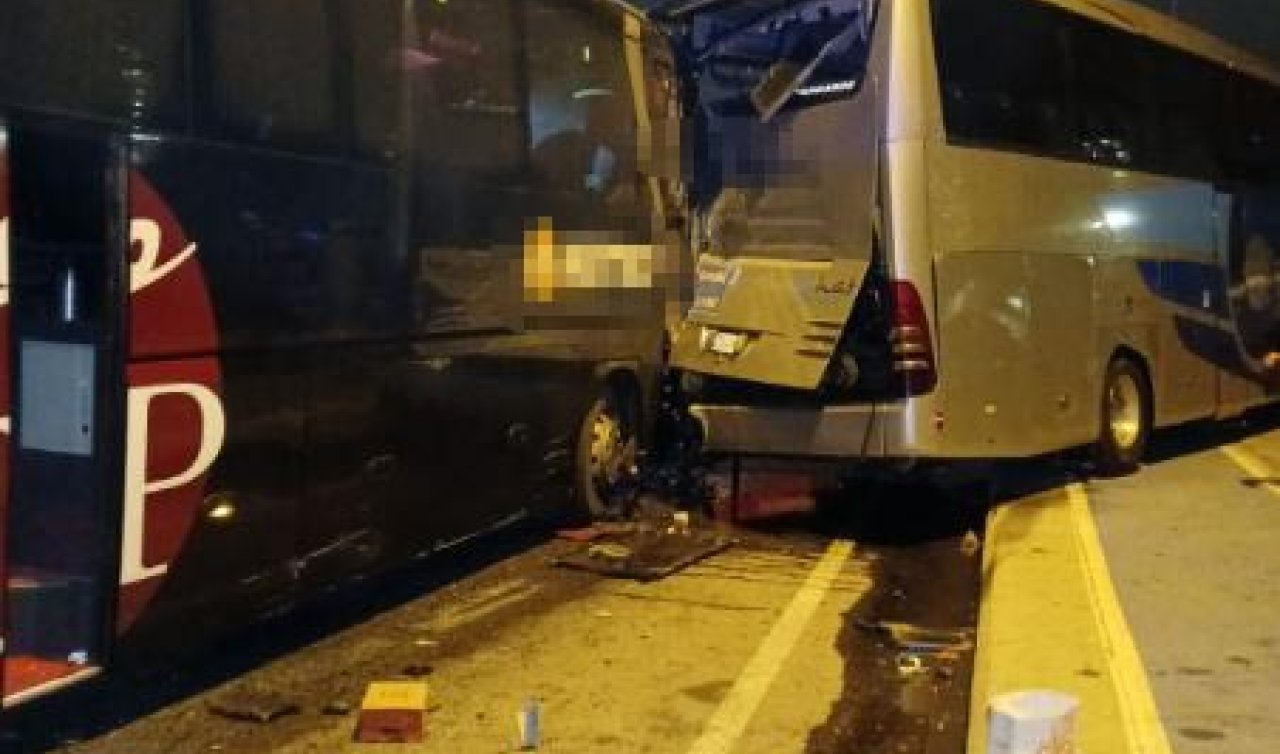 Otomobille yolcu otobüsü çarpıştı: 2 ölü 1 yaralı