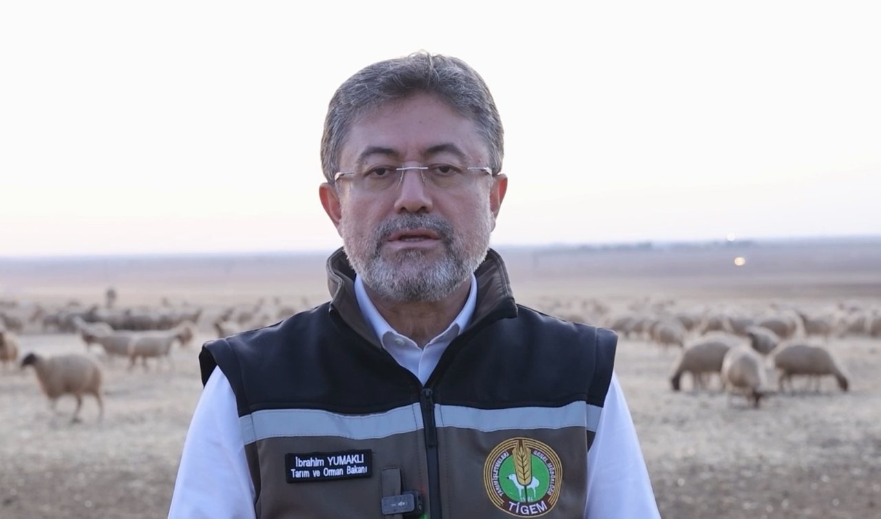  Bakan Yumaklı: Tüketicilerimizin uygun fiyatla kırmızı ete ulaşımını sağlamak için çalışıyoruz