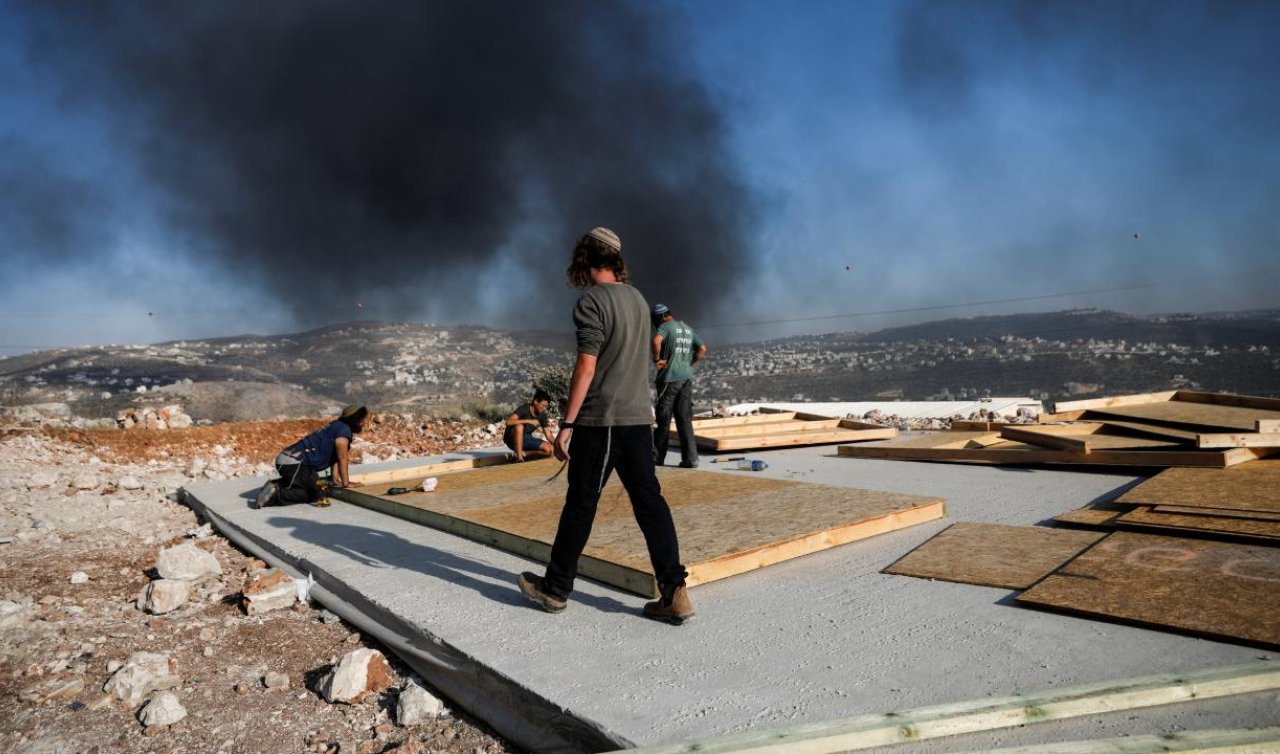 Katil İsrail Filistinlilere ait 24 bin dönüm araziye el koydu