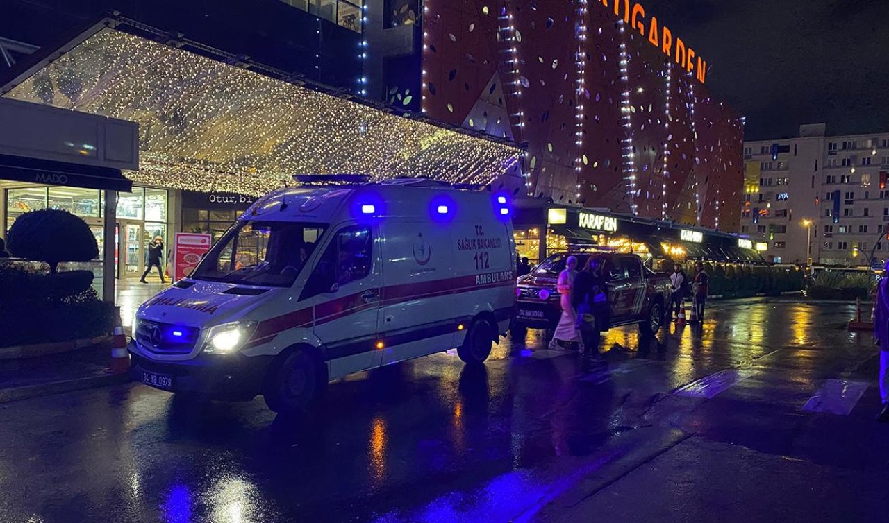 İstanbul’da AVM yangını