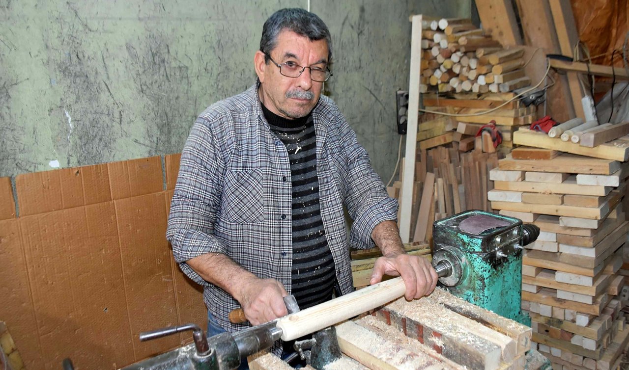  Ahşap tabure ustası 57 yıldır mesleğini sürdürüyor
