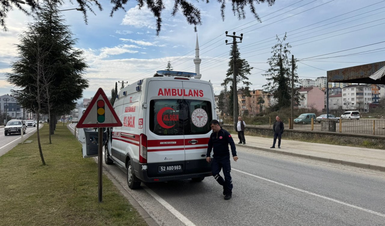  Otomobil yayaya çarptı: 3 yaralı