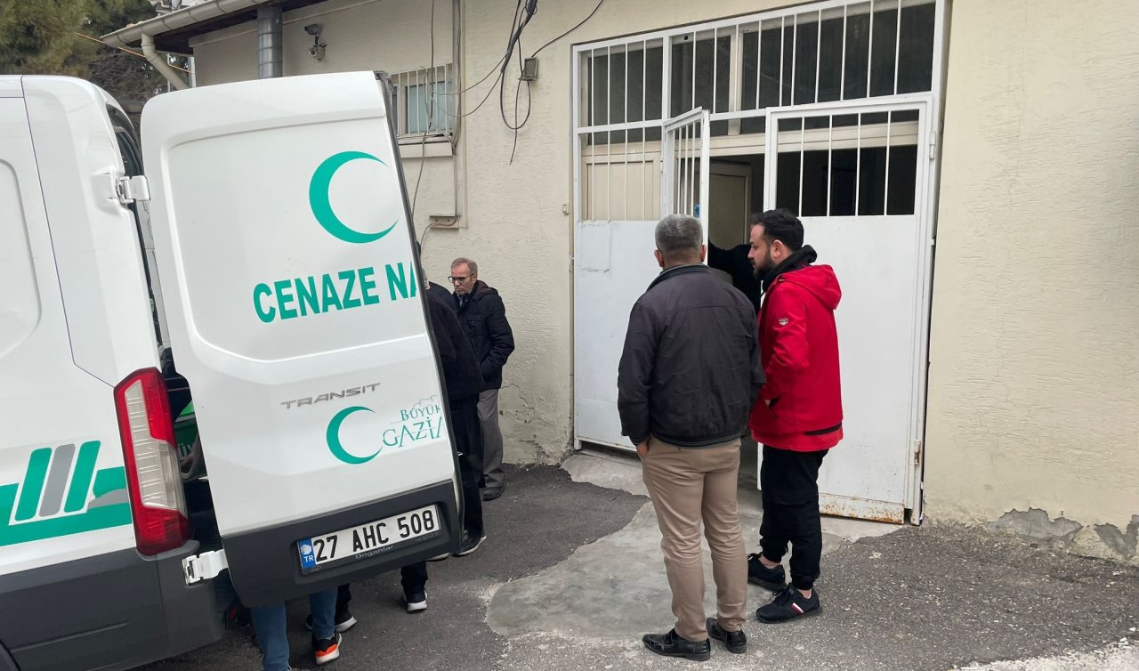 17 yaşındaki çocuk kız meselesi nedeniyle 19 yaşındaki genci öldürdü! 