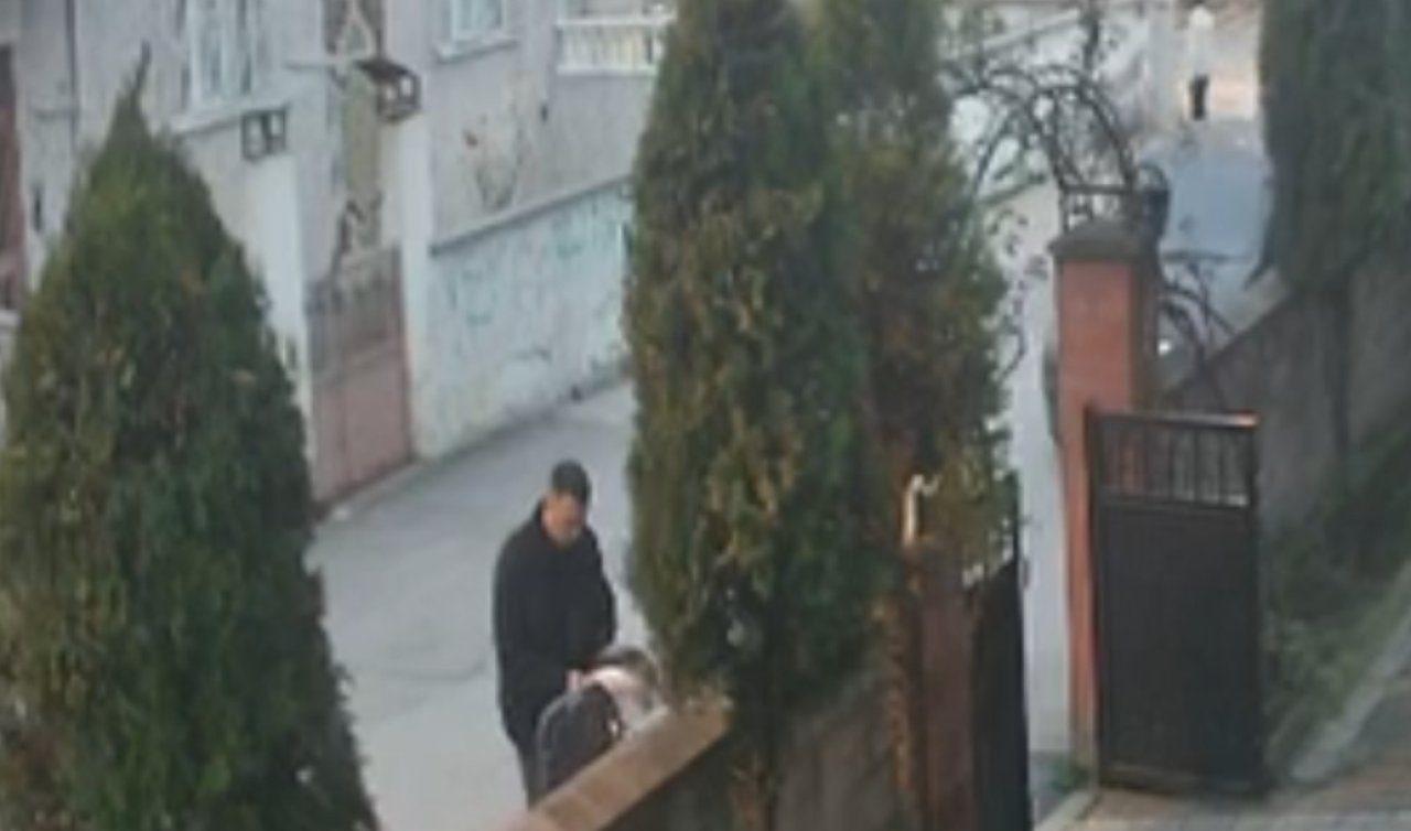 Kızlara kurusıkı tabancayla ateş açan 2 şüpheliyi; çöp atmaya çıkan Uzman Çavuş yakaladı