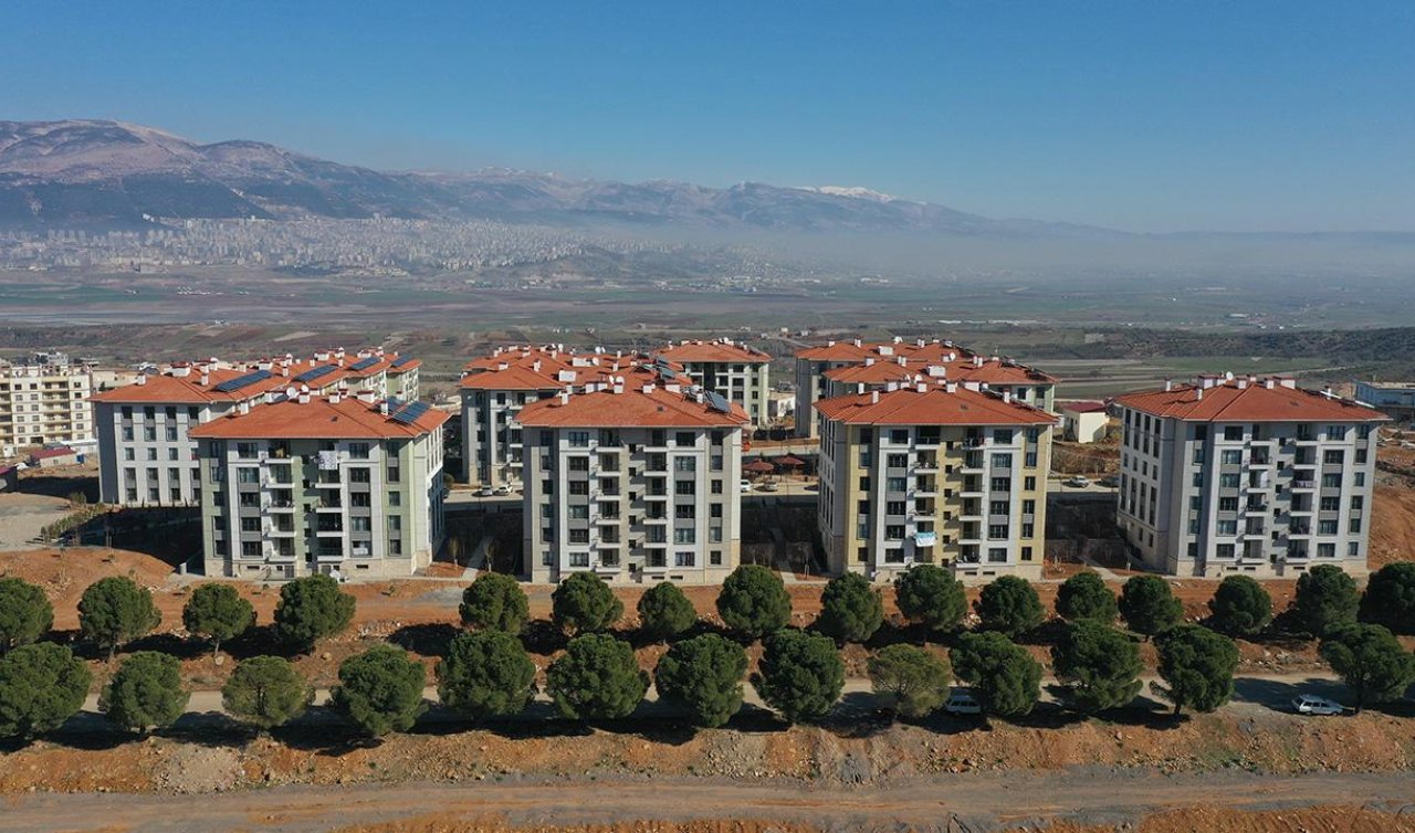 Baykar’ın afetzedeler için yaptırdığı 303 konut hak sahiplerine teslim edildi
