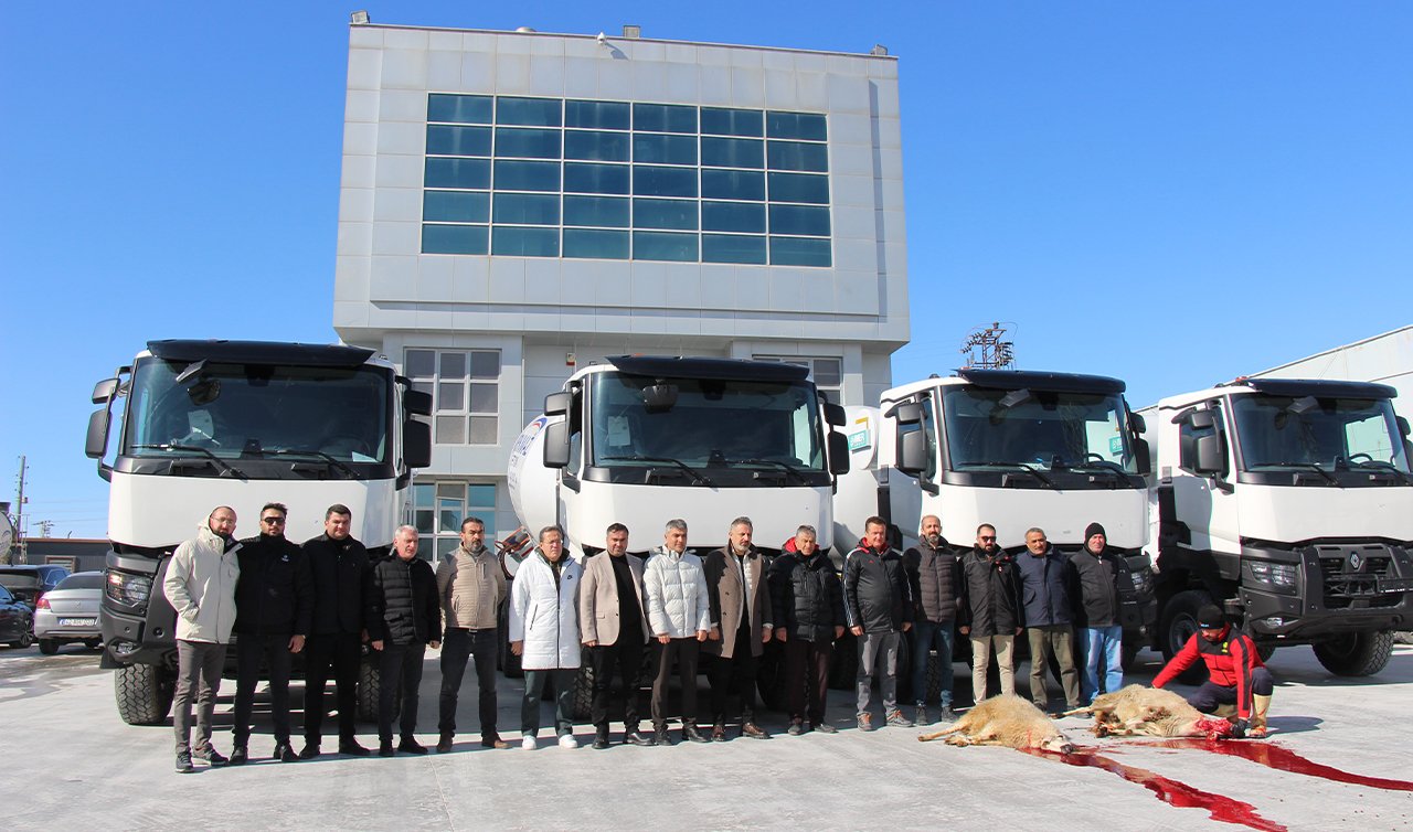  Buyruk Grup’tan Ünal Korkmaz Hazır Beton filosuna 7 yeni Renault Trucks! 