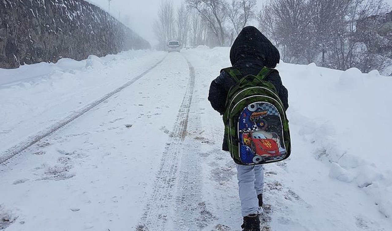 Yarın okullar tatil mi? Yarın kar tatili var mı, hangi illerde okullar tatil olacak? 13 Şubat 2025 Perşembe okullar tatil mi? 