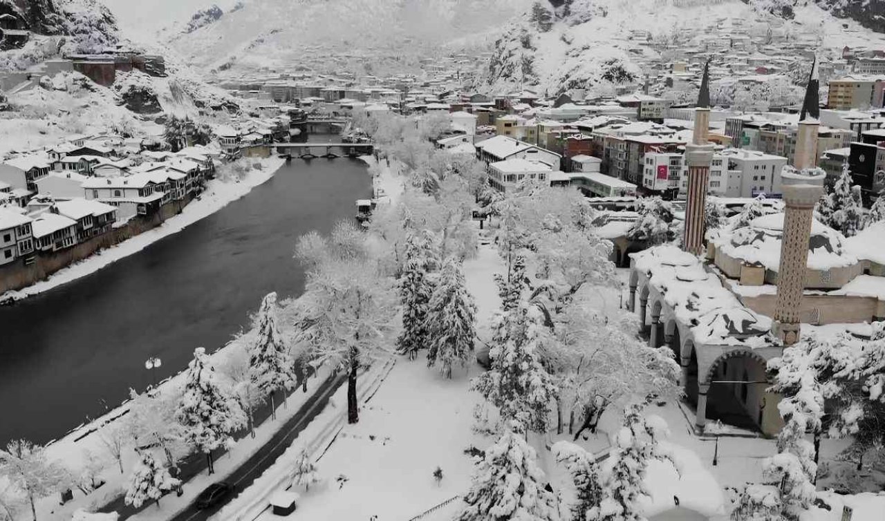 Amasya’da yarın okullar tatil mi? 27 Şubat 2025 Perşembe Amasya’da kar tatili var mı, valilik açıklama yaptı mı? Amasya’da yarın ders işlenecek mi?