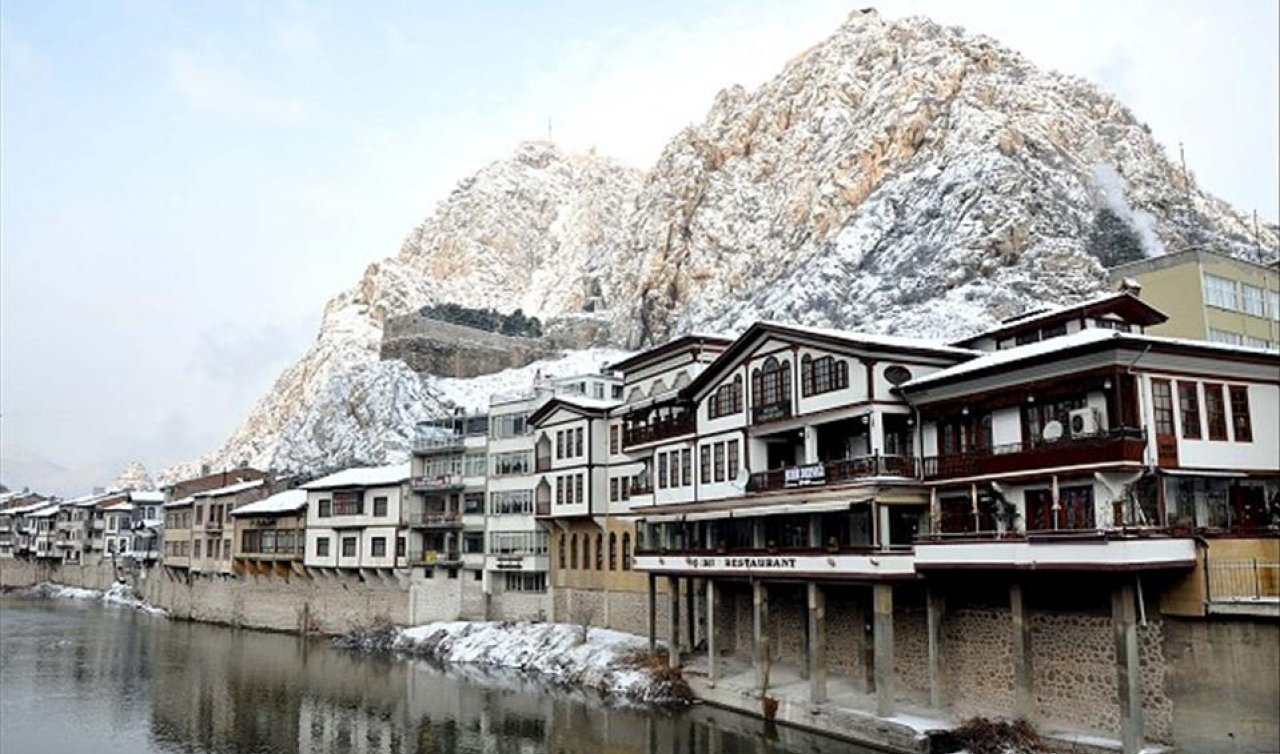 Yarın Amasya’da Okullar Tatil Mi? Amasya’da 14 Şubat 2025 Cuma Okul Var Mı, Yok Mu? Amasya Valiliği Açıklama Yaptı mı?