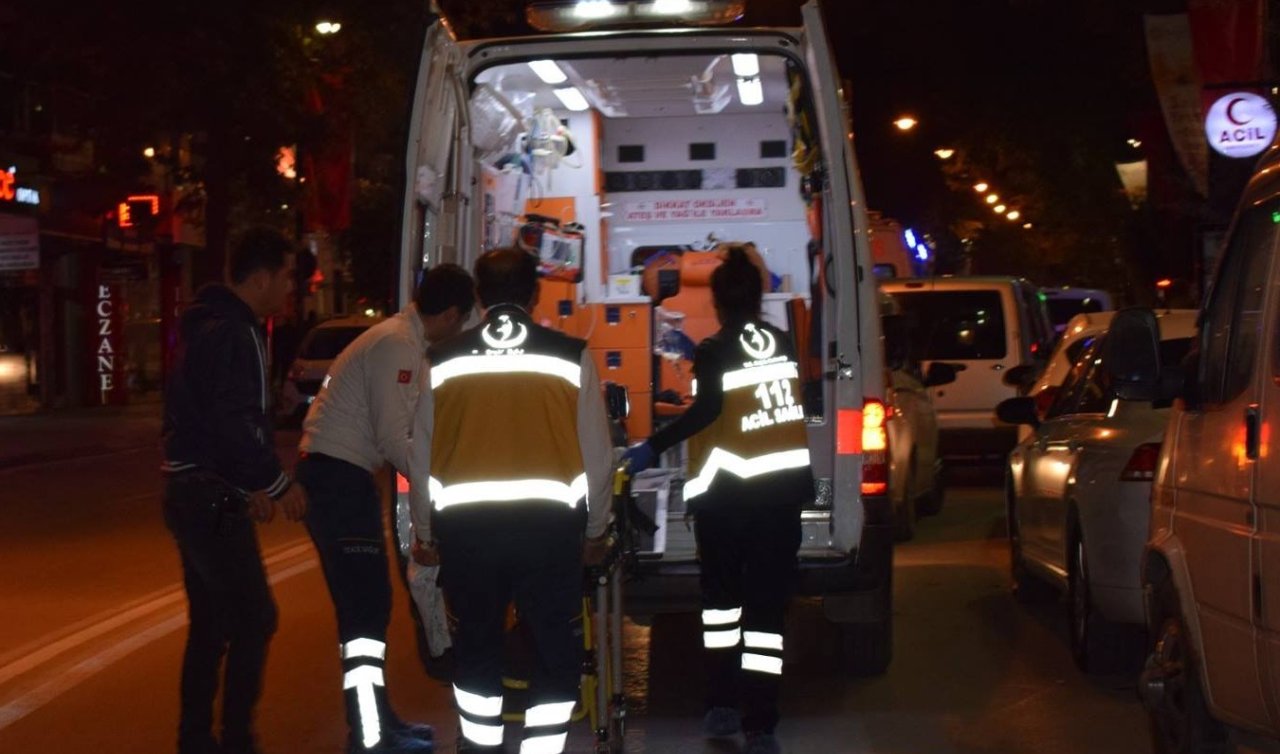  Ambulans otomobille çarpıştı: 1 yaralı