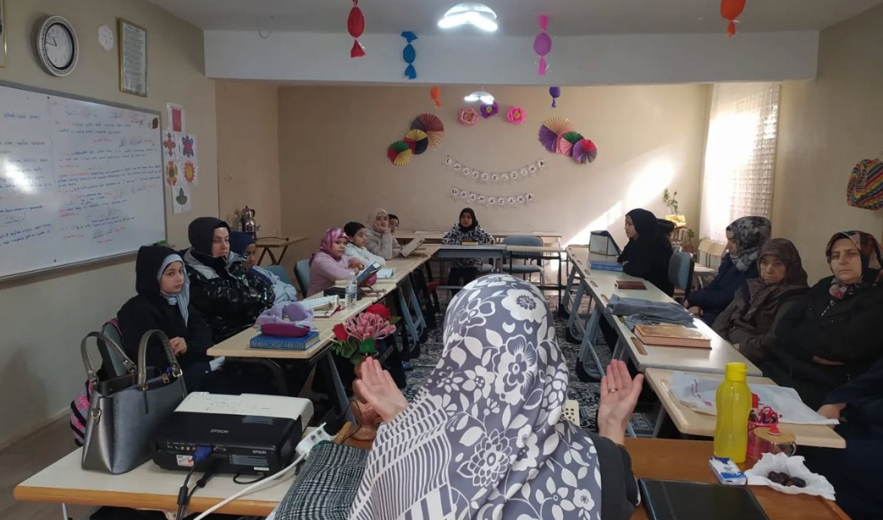  Konya’da “Büyüklerimize Vefa Zamanı’’ Projesi kapsamında seminerler düzenlendi! 