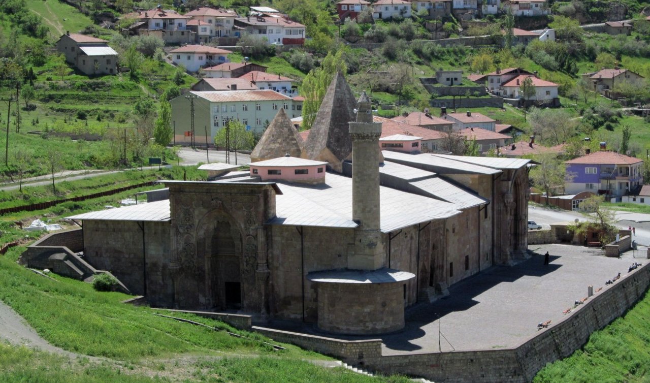  Erzincan İftar Vakti Ne Zaman? Erzincan Akşam Ezanı Saat Kaçta Okunacak? 3 Mart 2025 Erzincan İftar Vakti