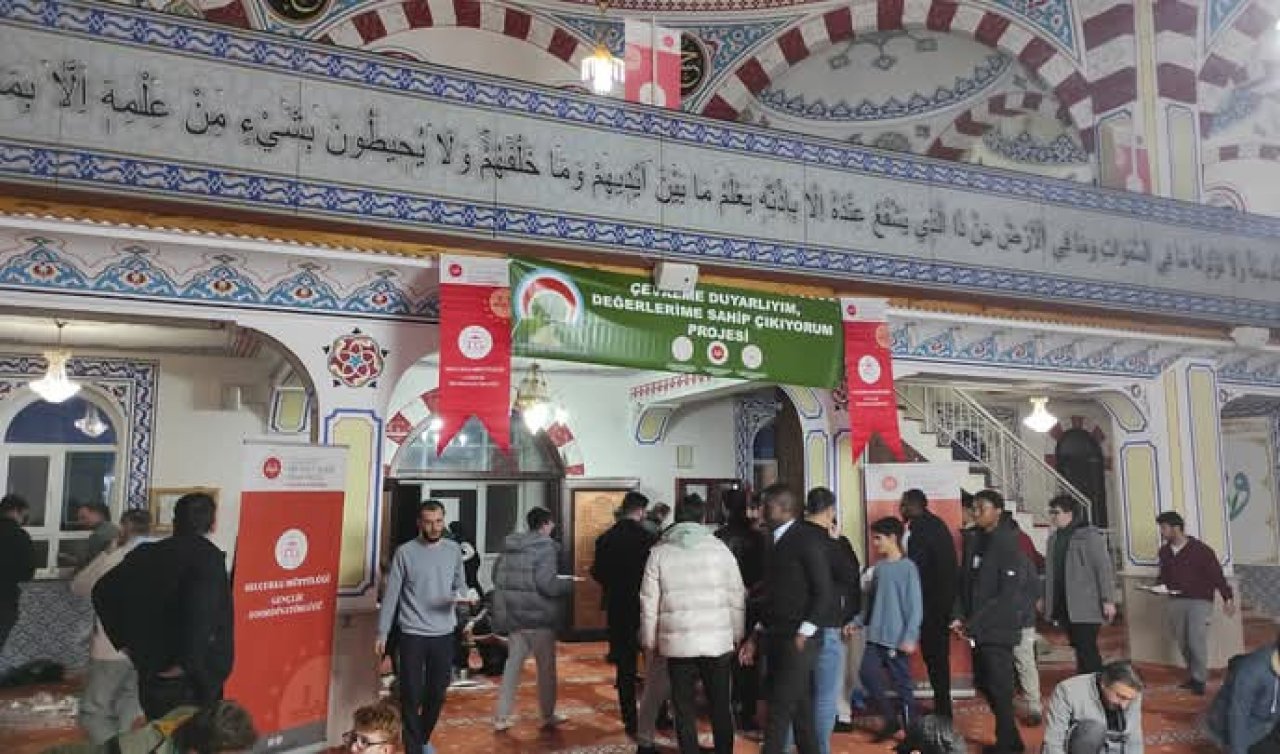 Konya’da ÇEDES İyilik İftar Sofraları camilerde kuruldu