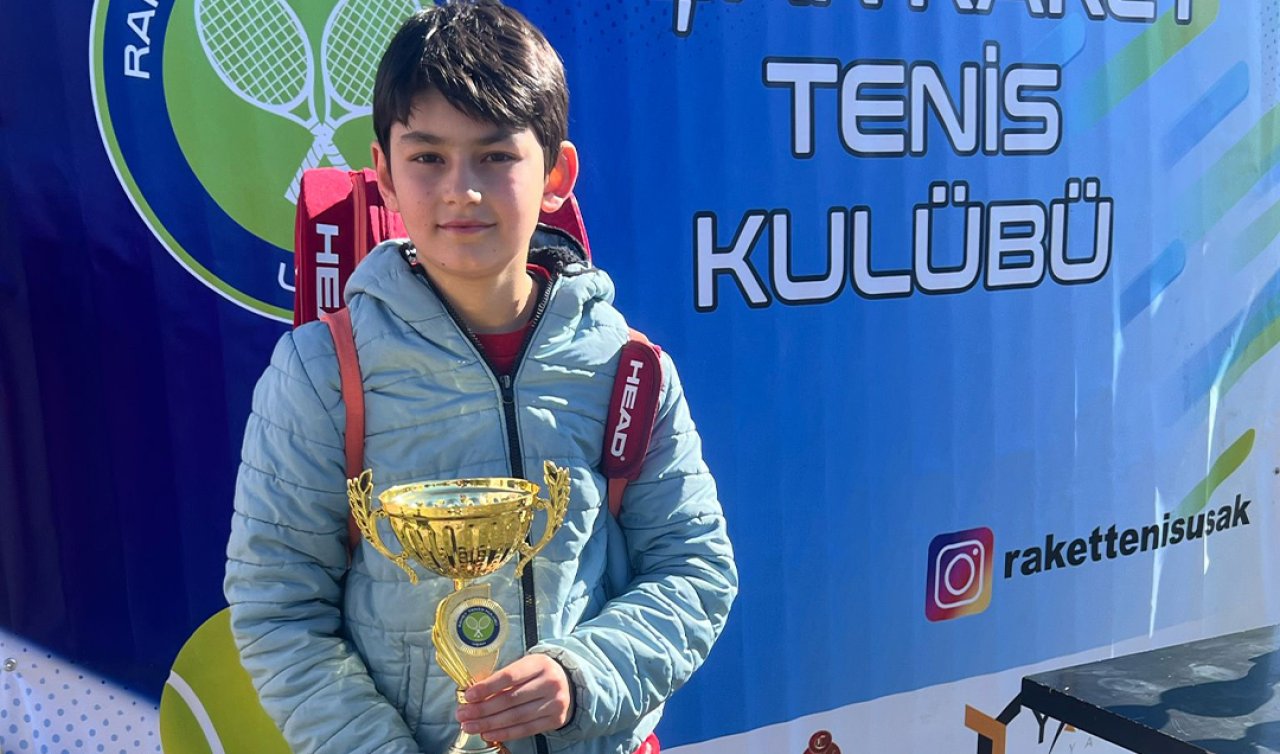  Konyalı Halil Emre Uşak’ta kürsüde
