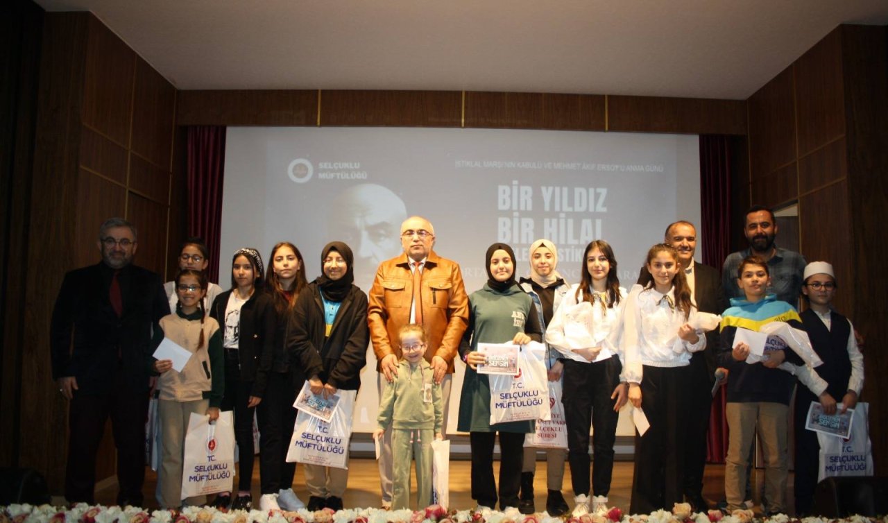 Selçuklu Müftülüğünde “Bir Yıldız, Bir Hilal, İlelebet İstiklal’’ şiir yarışması düzenlendi