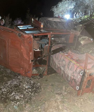 Traktör 30 metreden yuvarlandı, sürücü öldü