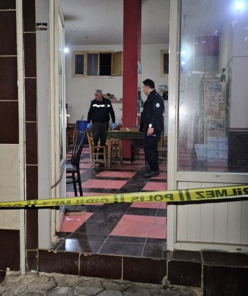 17 yaşındaki çocuk kahvehaneyi basıp, 2 kişiyi tabancayla öldürdü