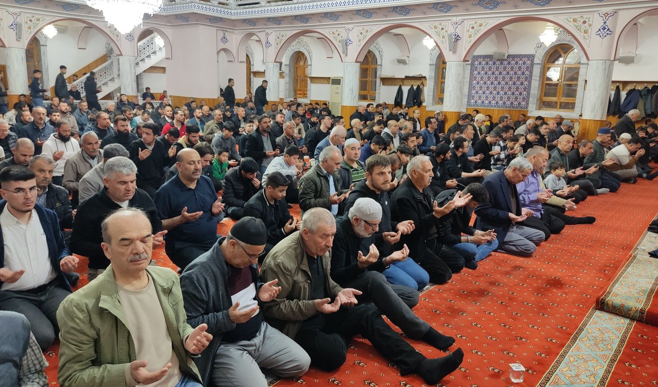 Kulu’da Kadir Gecesi dualarla idrak edildi