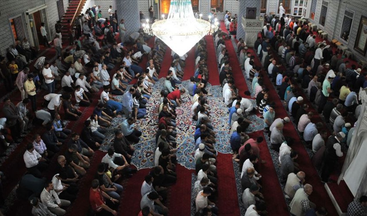 İstanbul ve ilçeleri için Ramazan Bayramı vakitleri 2025: İstanbul’da bayram namazı saat kaçta kılınacak? 