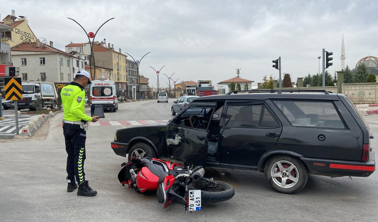 Otomobille çarpışa motosikletin sürücüsü yaralandı