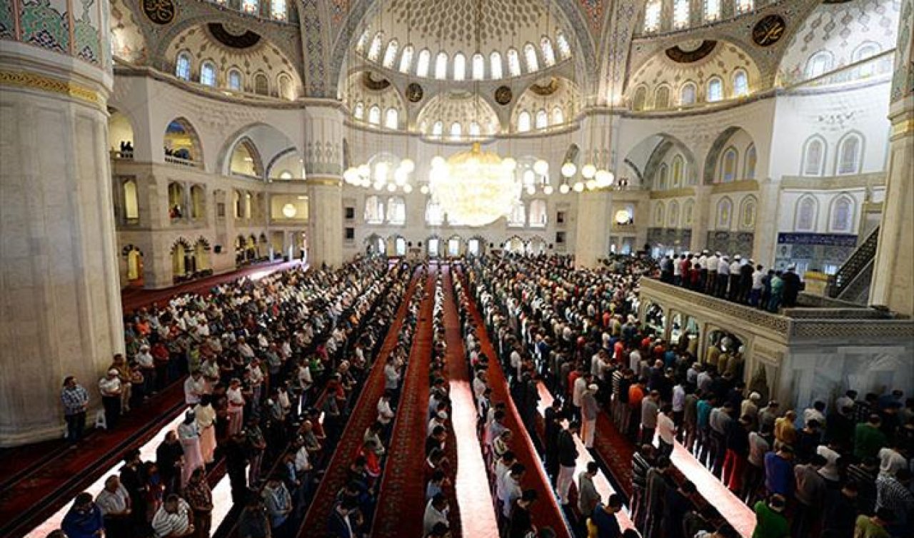İl İl Bayram namazı saatleri 2025: Bayram namazı saat kaçta? İşte İstanbul, Ankara, İzmir ve tüm illerin bayram namazı saatleri 