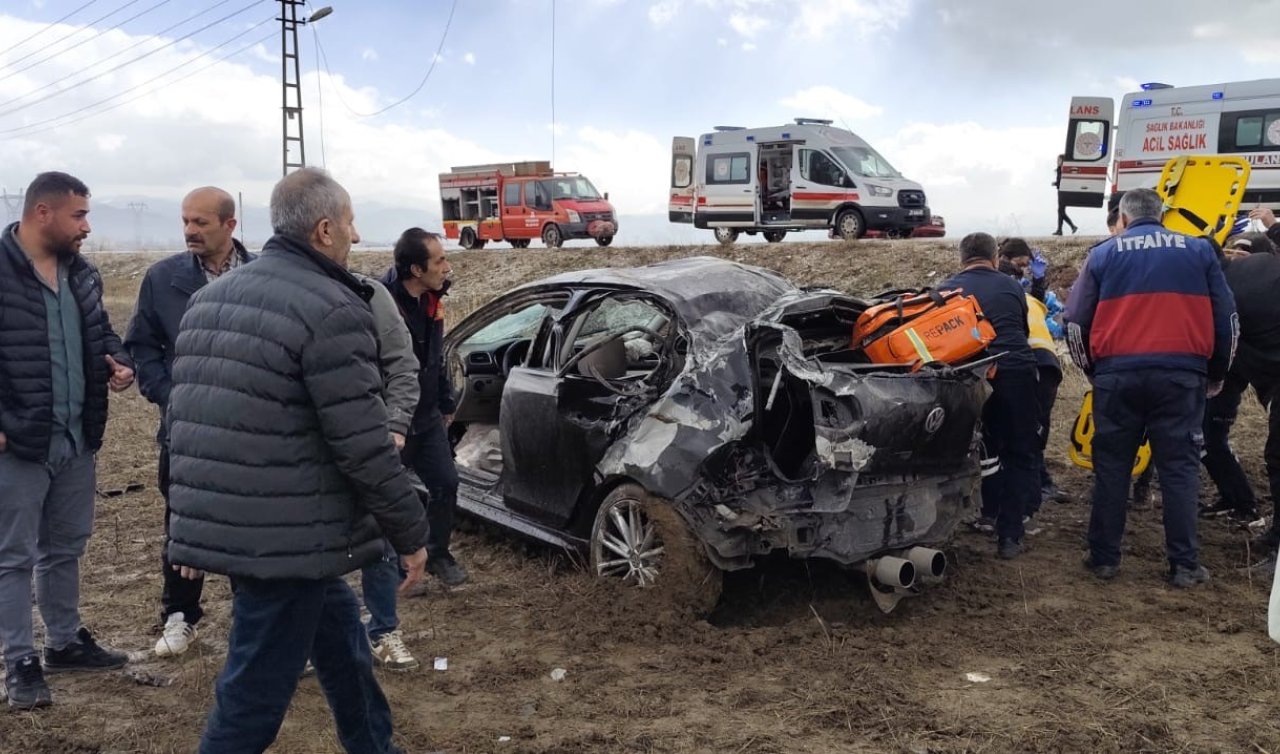 Otomobil direğe çarptı: 1 ölü 3 yaralı
